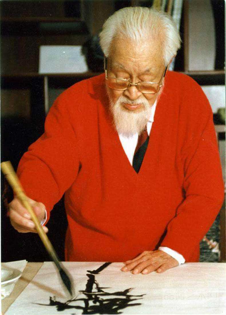 1995年5月24日，104岁的朱屺瞻在艺术馆梅花草堂作《墨竹图》